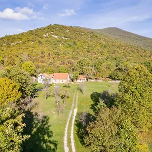 Курортный комплекс Sokol - Secret Forest House, Грачац
